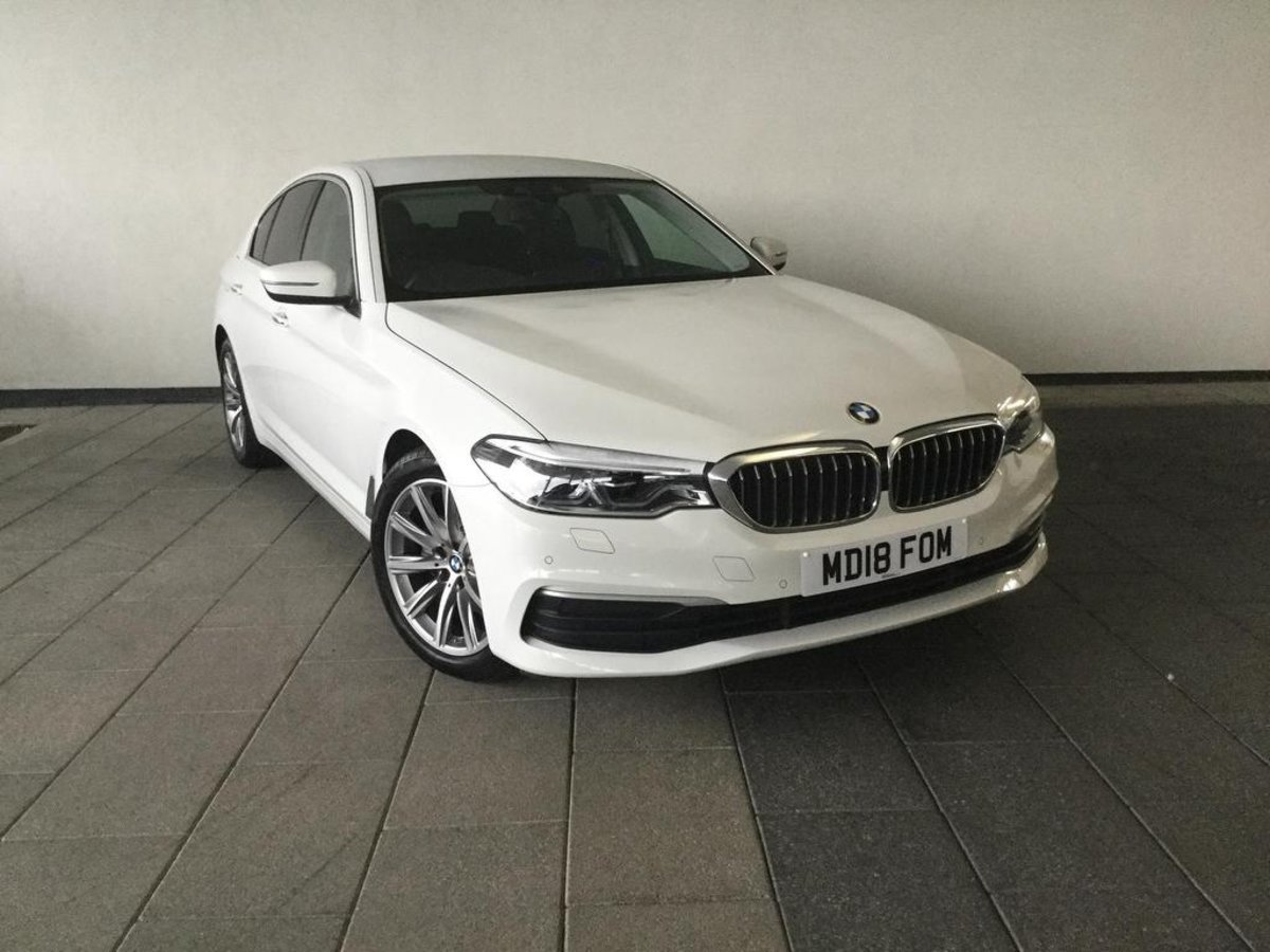 BMW 5 Series: Selecting the sorting order of the names BMW 5 Series: Selecting the sorting order of the names